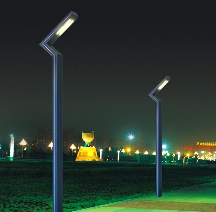 Moderno y simple poste de luz de aluminio de 3 - 4 metros, utilizado para la iluminación del patio de la Villa al aire libre